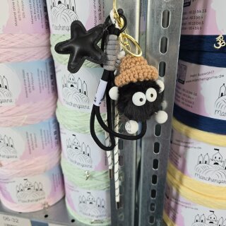 Schlüsselanhänger Schwarz  mit Häkelmütze